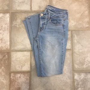 American Eagle Light-wash Jeans